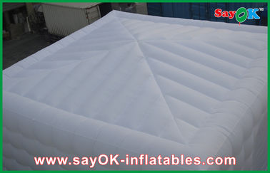 Nadmuchiwany namiot powietrzny Dostosowany duży biały na zewnątrz nadmuchiwany namiot Cuve z drzwiami