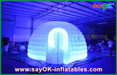 Nadmuchiwany namiot kopułowy Igloo Zmieniono kolor oświetlenia Okrągły nadmuchiwany namiot kopułowy z materiałem z tkaniny Oxfor