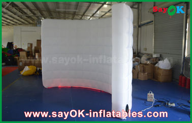Nadmuchiwany Led Photo Booth Biały Trwały Zakrzywiony Nadmuchiwany Namiot Oświetleniowy Do Promocji / Reklamy