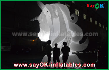 Nadmuchane postacie kreskówki pełnobiały tkanina Oxfiord Nadmuchany koń jednorożec z światłem LED