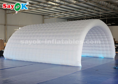 Nadmuchiwany namiot rodzinny Biały wejście sportowe Nadmuchiwany namiot powietrzny Łatwy do czyszczenia i przenoszenia