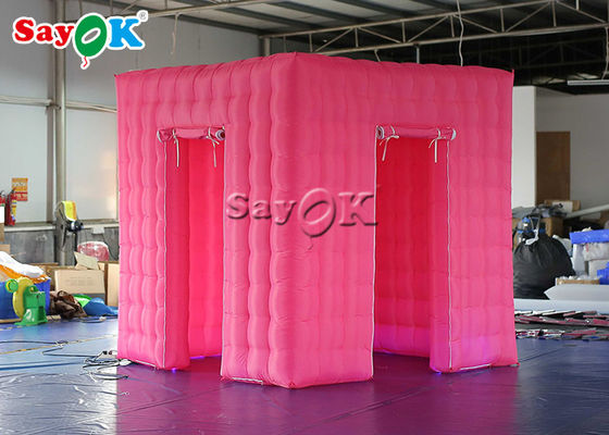 Nadmuchiwany namiot imprezowy Różowa nadmuchiwana kostka Photo Booth Namiot ze zmieniającymi kolor światłami LED