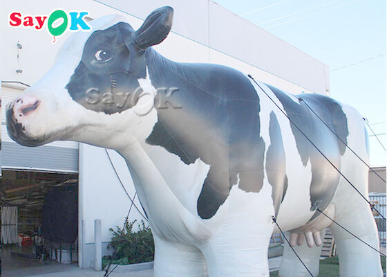 Plandeka PCV Lifesize Nadmuchiwana krowa mleczna do dekoracji gospodarstwa
