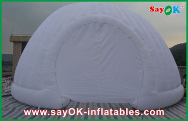 Mocny nadmuchiwany biały namiot z tkaniny Oxford, komercyjny nadmuchiwany namiot okrągły Namiot imprezowy ze światłem LED