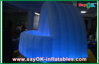 Grotto Igloo Inflatable L4 X W4 X H3.5m Nadmuchiwany drążek Oxford Tkanina do dekoracji Certyfikat CE