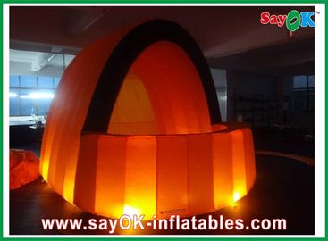 Nadmuchiwana budka reklamowa Pomarańczowa tkanina Inflatalbe Bar Airproof do pubu / imprezy z oświetleniem LED