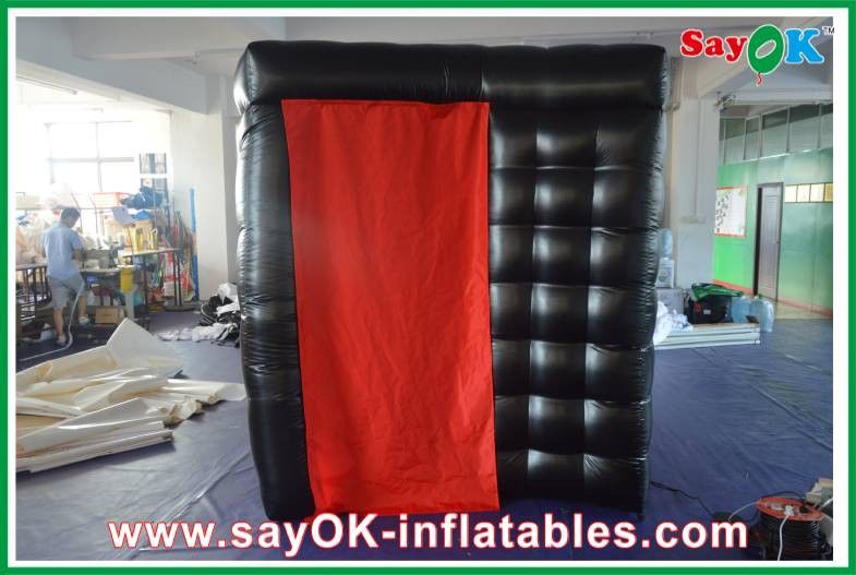 Photo Booth Led Lights Trwała czarna nadmuchiwana budka fotograficzna Oxford Cloth Nowoczesna z czerwoną kurtyną