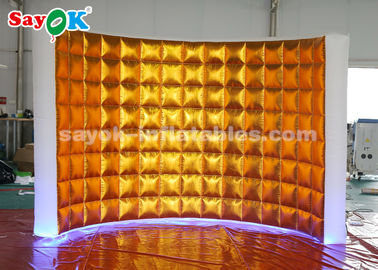 Event Booth wyświetla nadmuchiwaną ścianę Photo Booth ze złotej tkaniny Oxford ze światłami LED